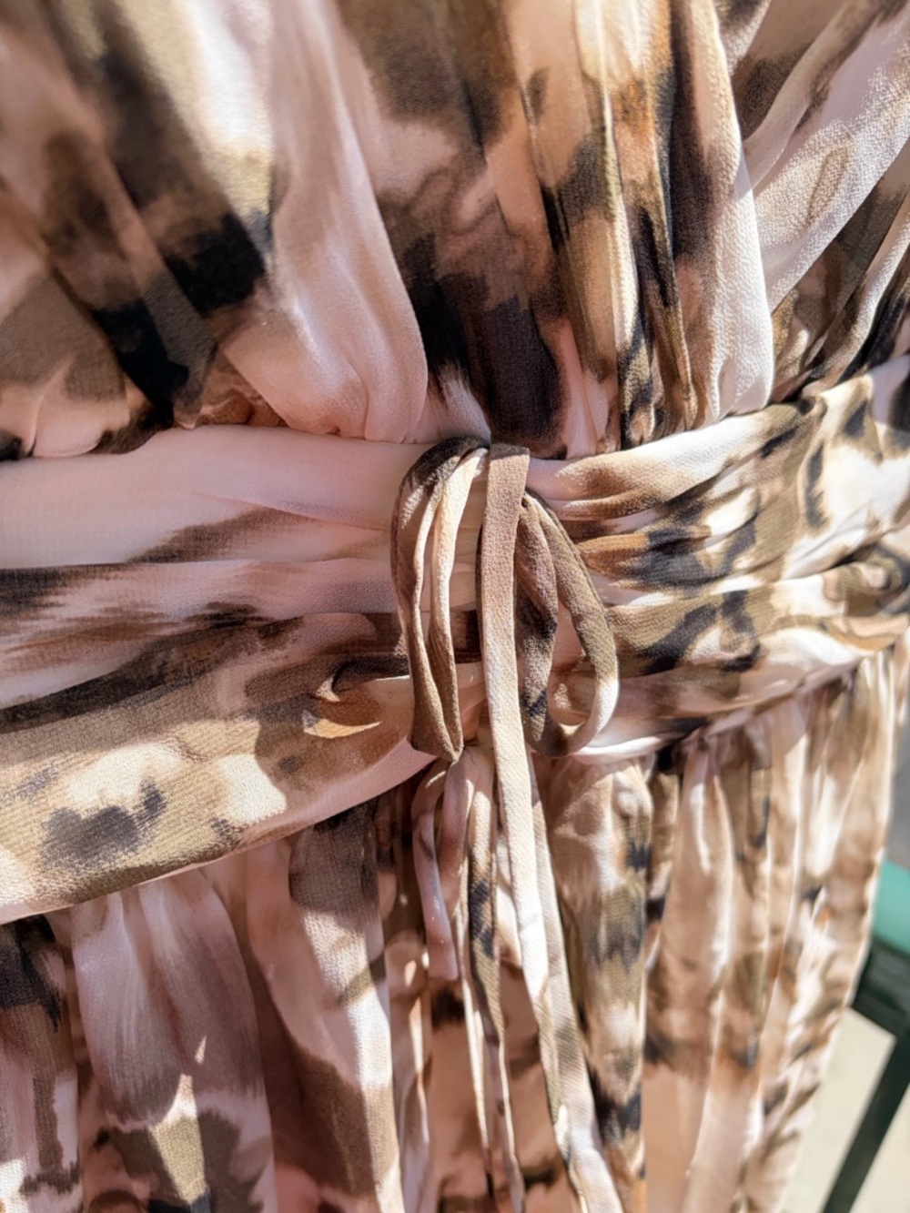 🆕✨ DKNY Tie Dye Sleeveless Mini Dress Size 10 Beige Brown Pleated Lightweight - Picture 7 of 16